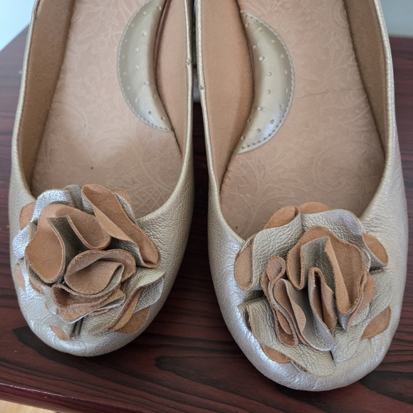 Born Concept Loafers ✨️ sz 9 Metallic Tan - Picture 6 of 9